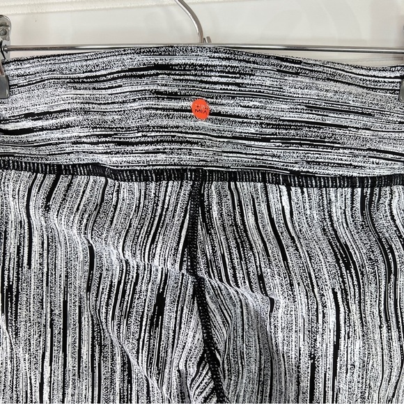 VIMMIA Womens Black White Athletic Leggings Pants Sz XS Workout Gym Yoga - Picture 6 of 9